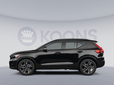 2026 Volvo XC40 B5 Plus