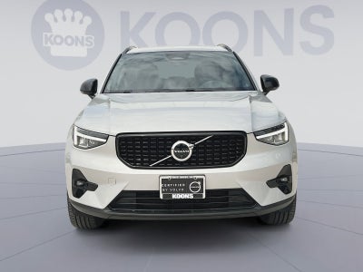 2025 Volvo XC40 B5 Plus Dark Theme