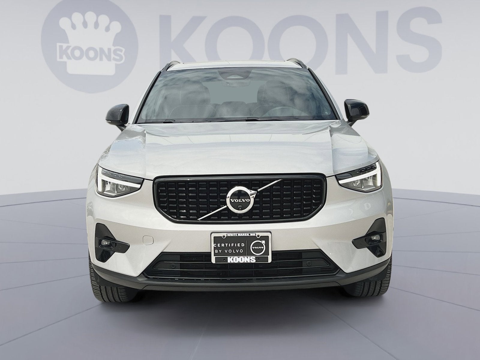 2025 Volvo XC40 B5 Plus Dark Theme