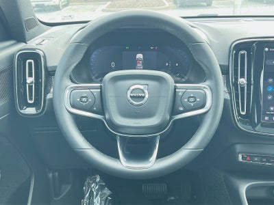 2025 Volvo XC40 B5 Plus Dark Theme