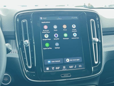 2025 Volvo XC40 B5 Plus Dark Theme