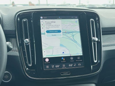 2025 Volvo XC40 B5 Plus Dark Theme