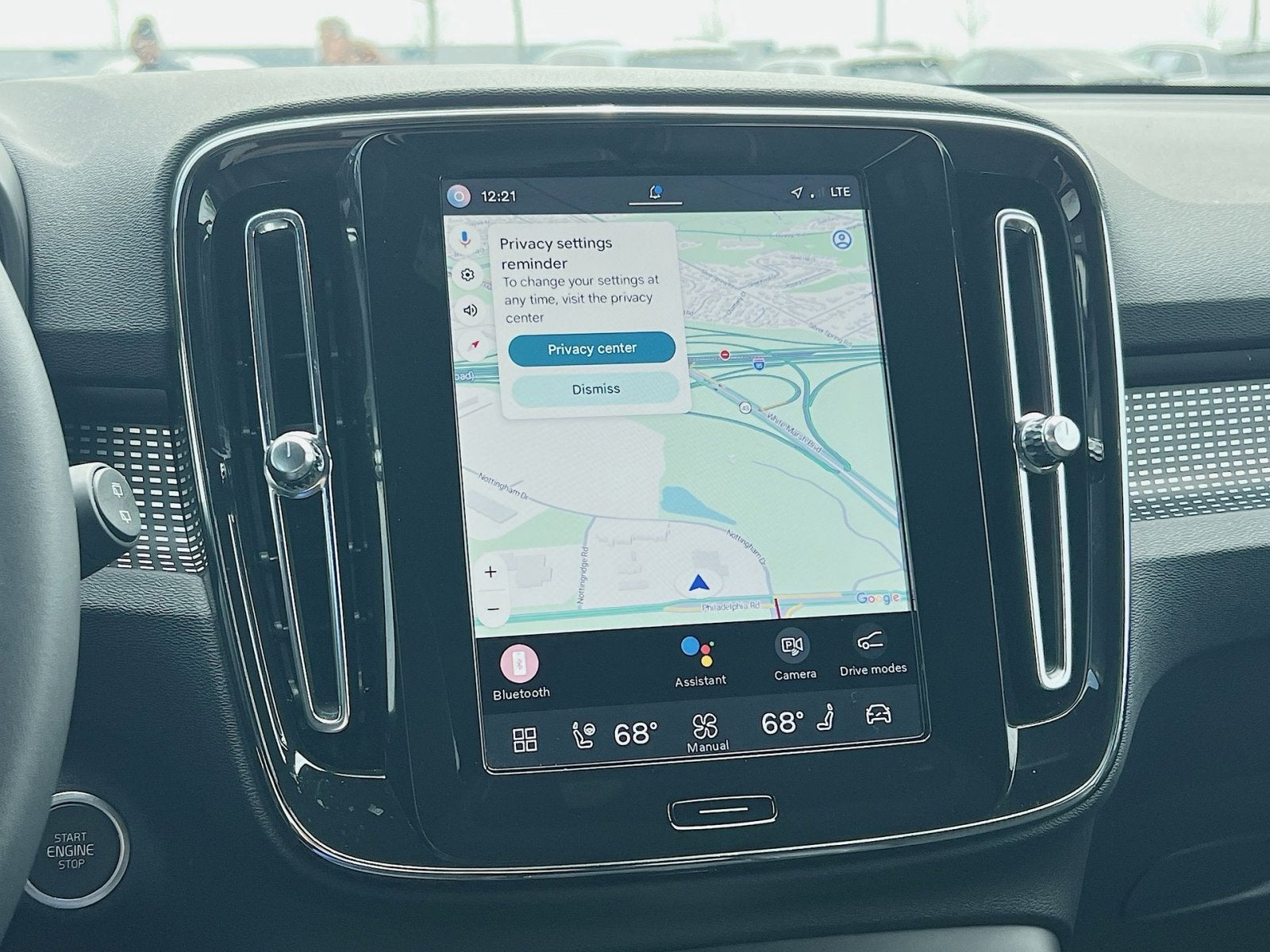 2025 Volvo XC40 B5 Plus Dark Theme
