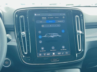 2025 Volvo XC40 B5 Plus Dark Theme