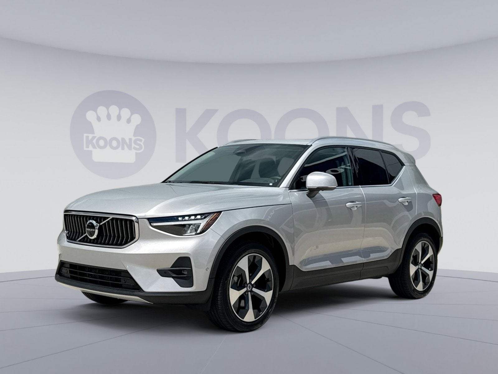 2025 Volvo XC40