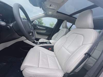 2024 Volvo XC40 B5 Plus Bright Theme