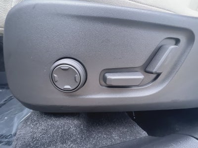 2024 Volvo XC40 B5 Plus Bright Theme