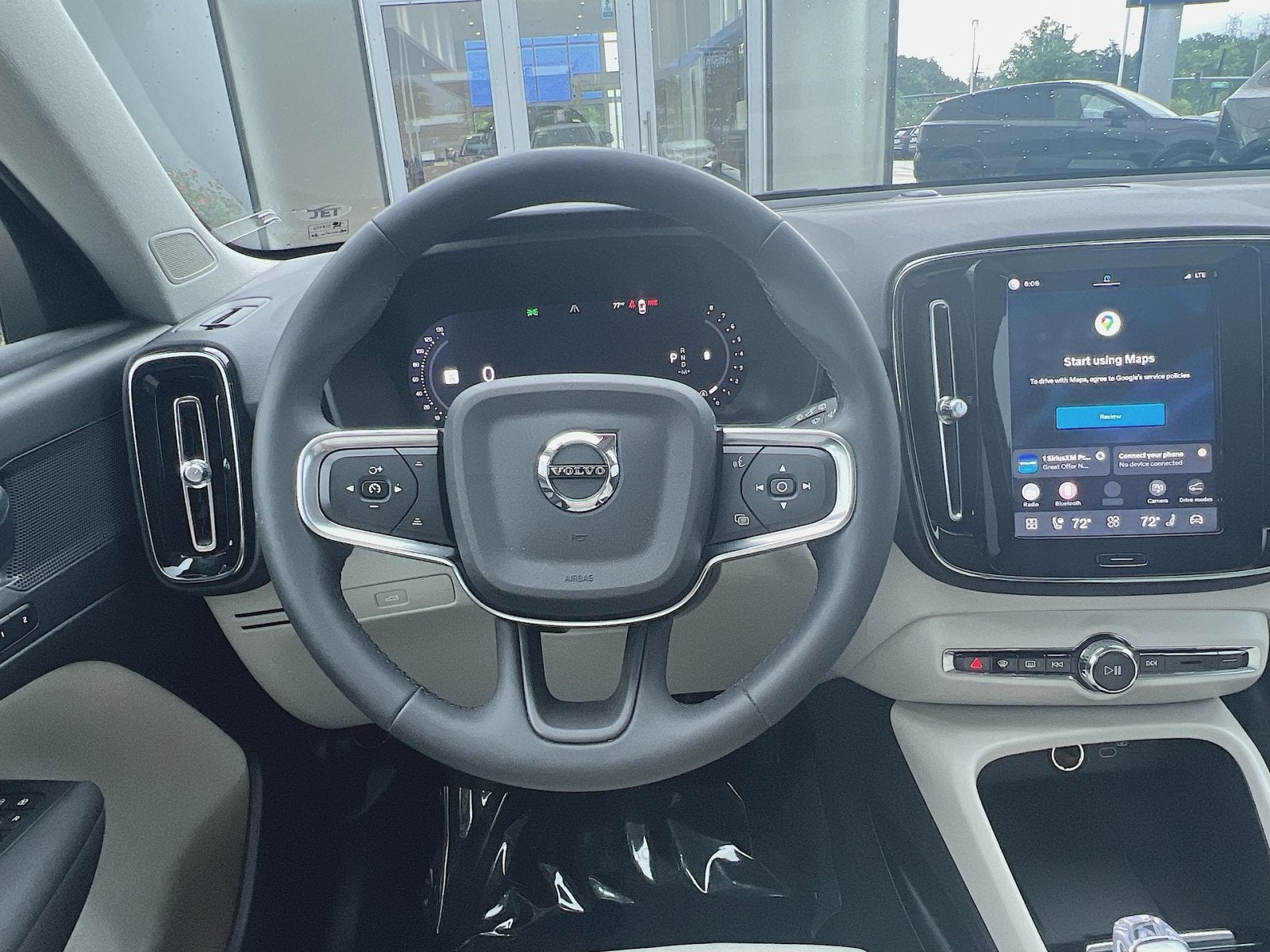 2024 Volvo XC40 B5 Plus Bright Theme