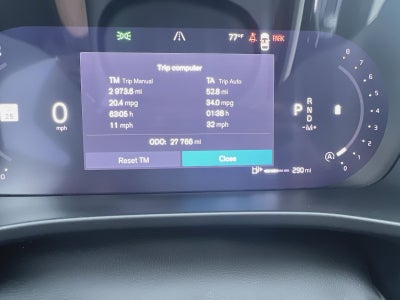 2024 Volvo XC40 B5 Plus Bright Theme