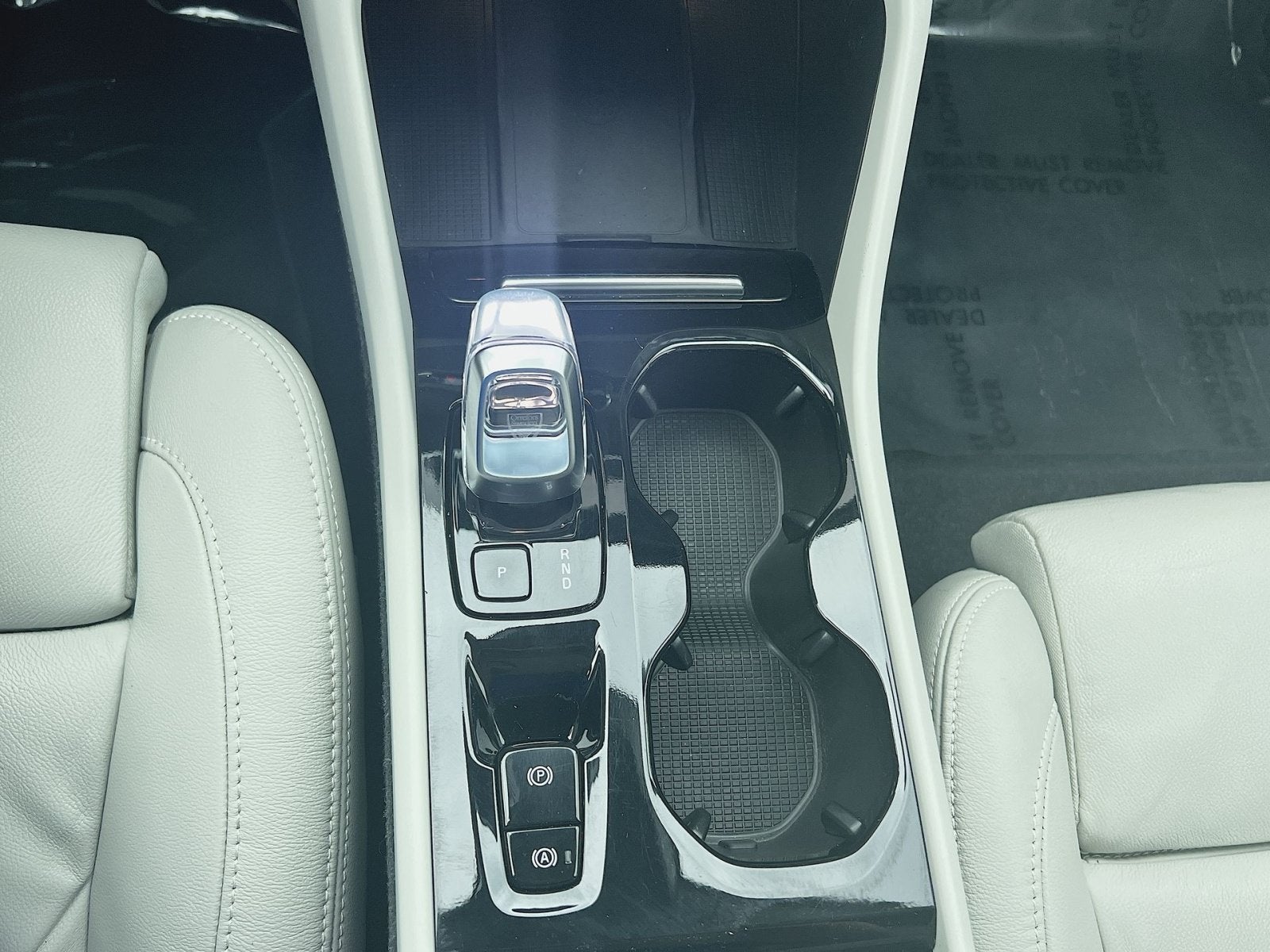 2024 Volvo XC40 B5 Plus Bright Theme