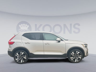 2024 Volvo XC40 B5 Plus Bright Theme
