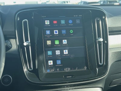 2024 Volvo XC40 B5 Plus Dark Theme