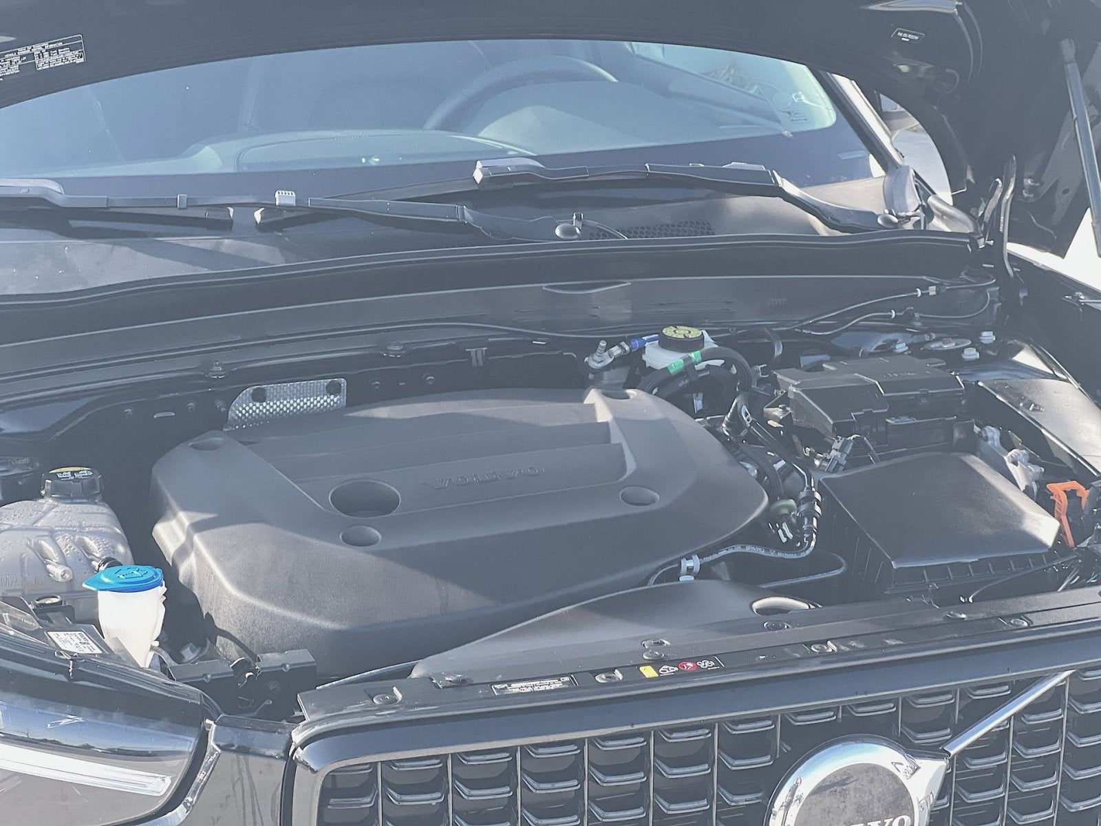 2024 Volvo XC40 B5 Plus Dark Theme