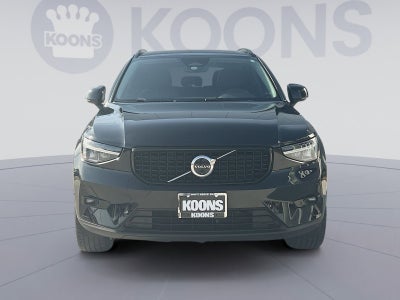 2024 Volvo XC40 B5 Plus Dark Theme