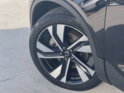 2024 Volvo XC40 B5 Plus Dark Theme