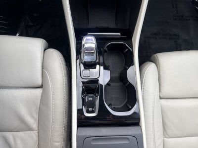 2023 Volvo XC40 B5 Plus Bright Theme