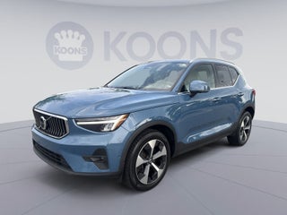 2023 Volvo XC40 B5 Plus Bright Theme