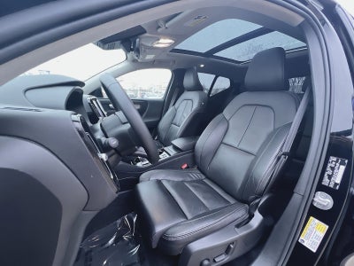 2023 Volvo XC40 B5 Plus Bright Theme