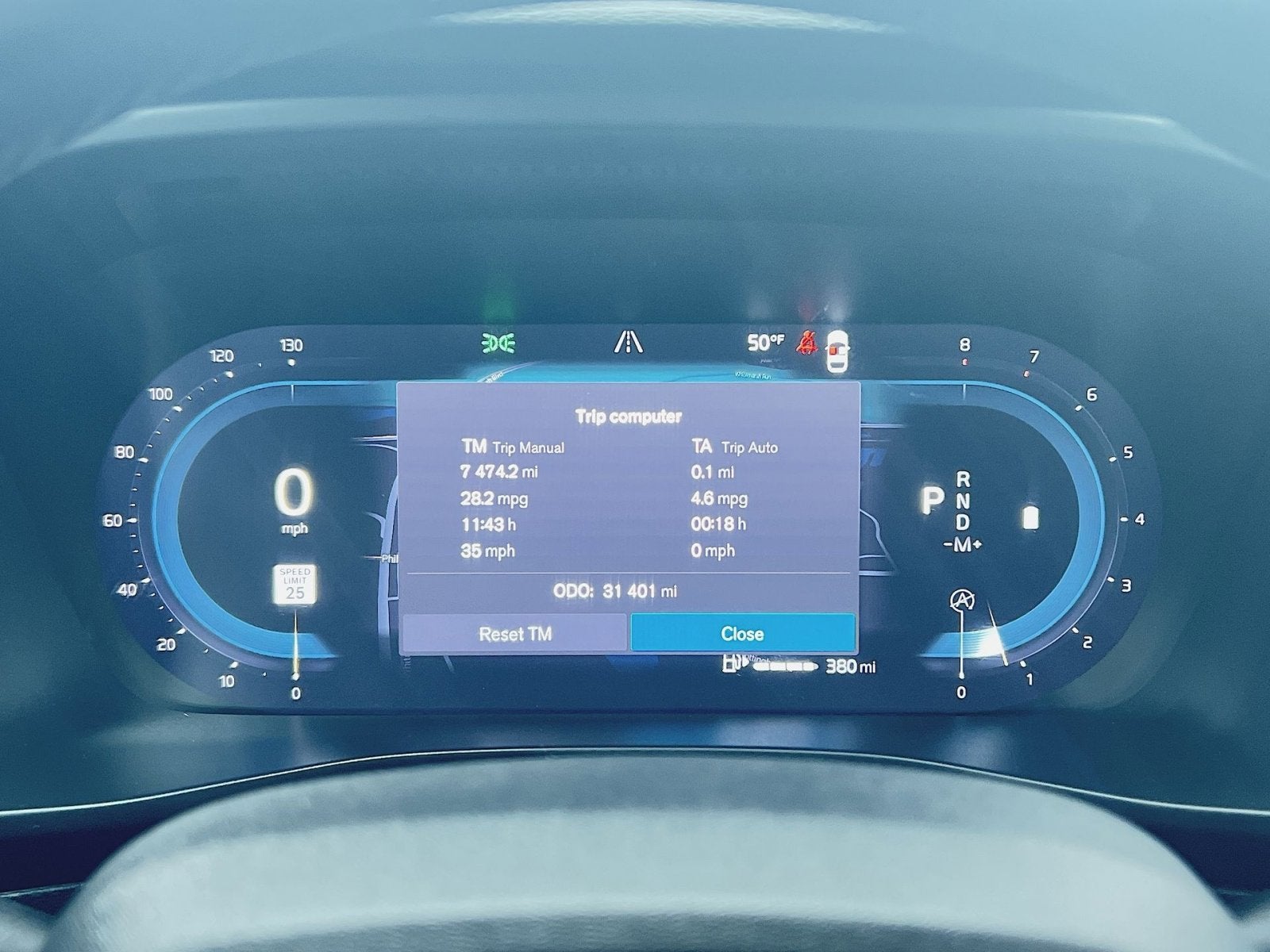 2023 Volvo XC40 B5 Plus Bright Theme