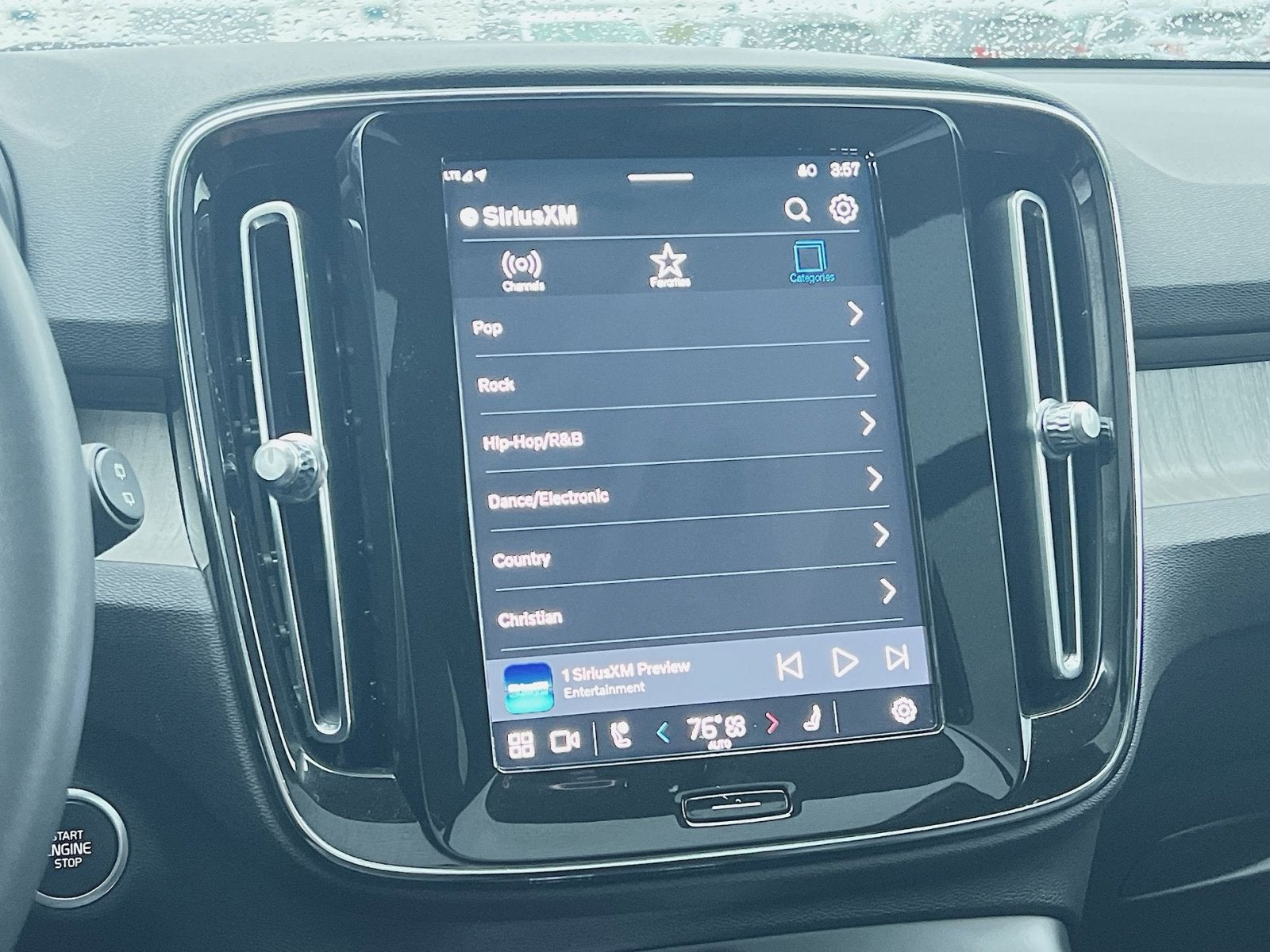 2023 Volvo XC40 B5 Plus Bright Theme