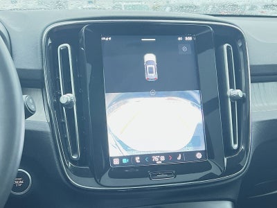 2023 Volvo XC40 B5 Plus Bright Theme