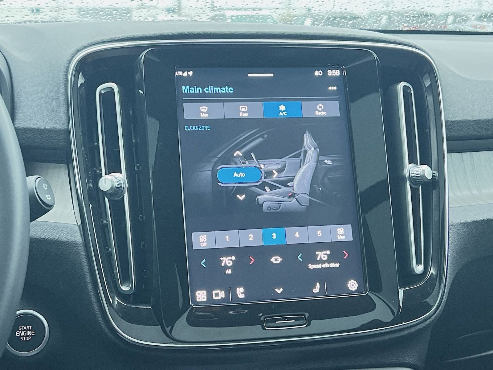 2023 Volvo XC40 B5 Plus Bright Theme