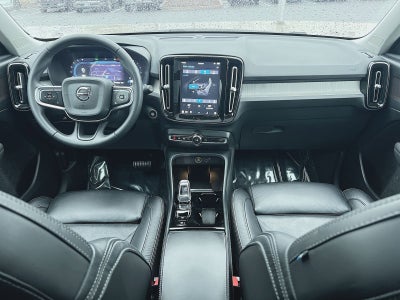 2023 Volvo XC40 B5 Plus Bright Theme