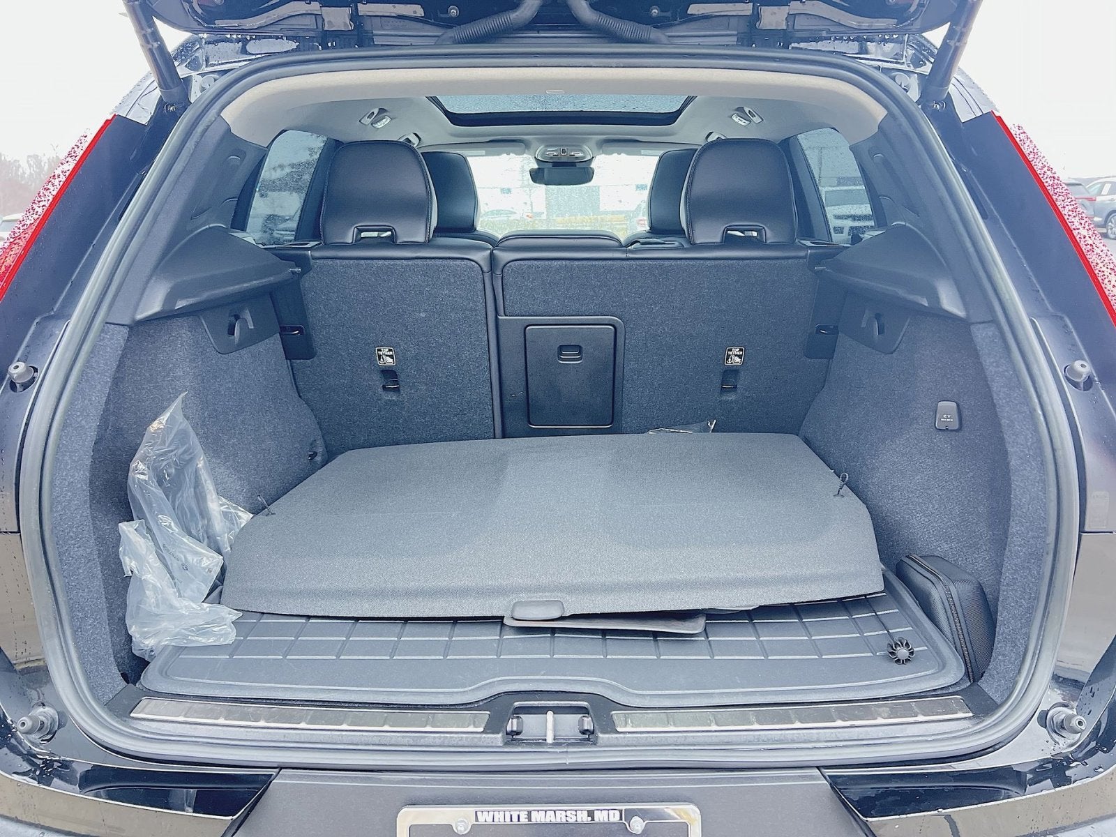 2023 Volvo XC40 B5 Plus Bright Theme