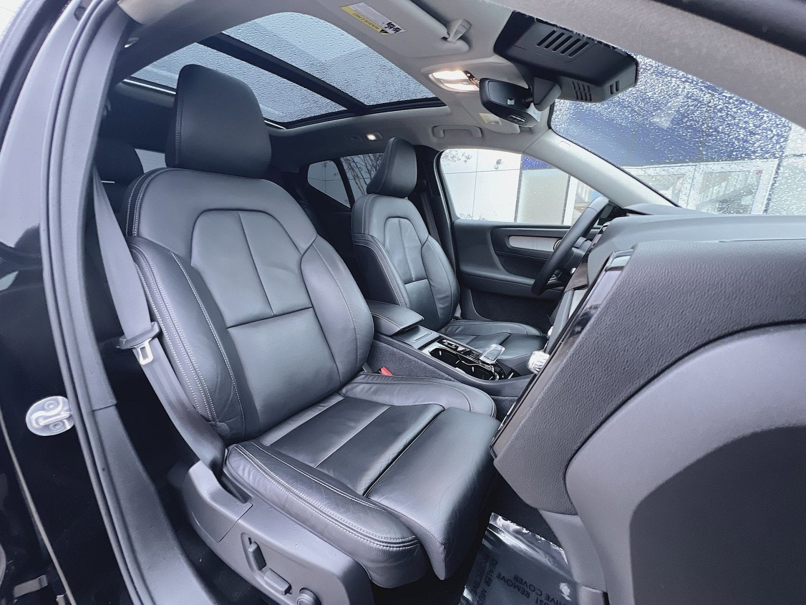 2023 Volvo XC40 B5 Plus Bright Theme