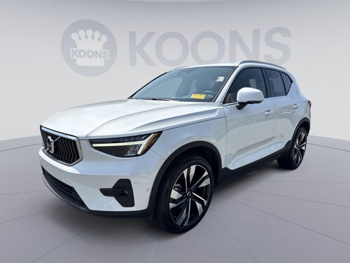 2023 Volvo XC40 B5 Plus Bright Theme