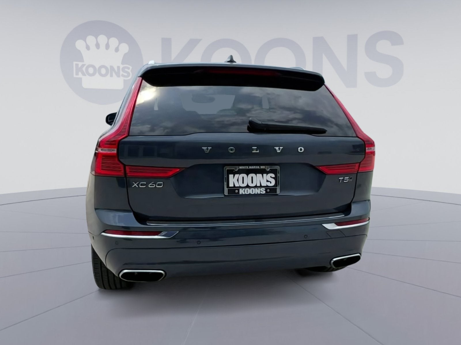 2023 Volvo XC40 B5 Plus Bright Theme