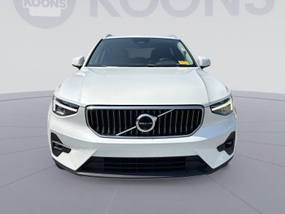 2023 Volvo XC40 B5 Plus Bright Theme