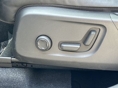 2023 Volvo XC40 B5 Plus Bright Theme