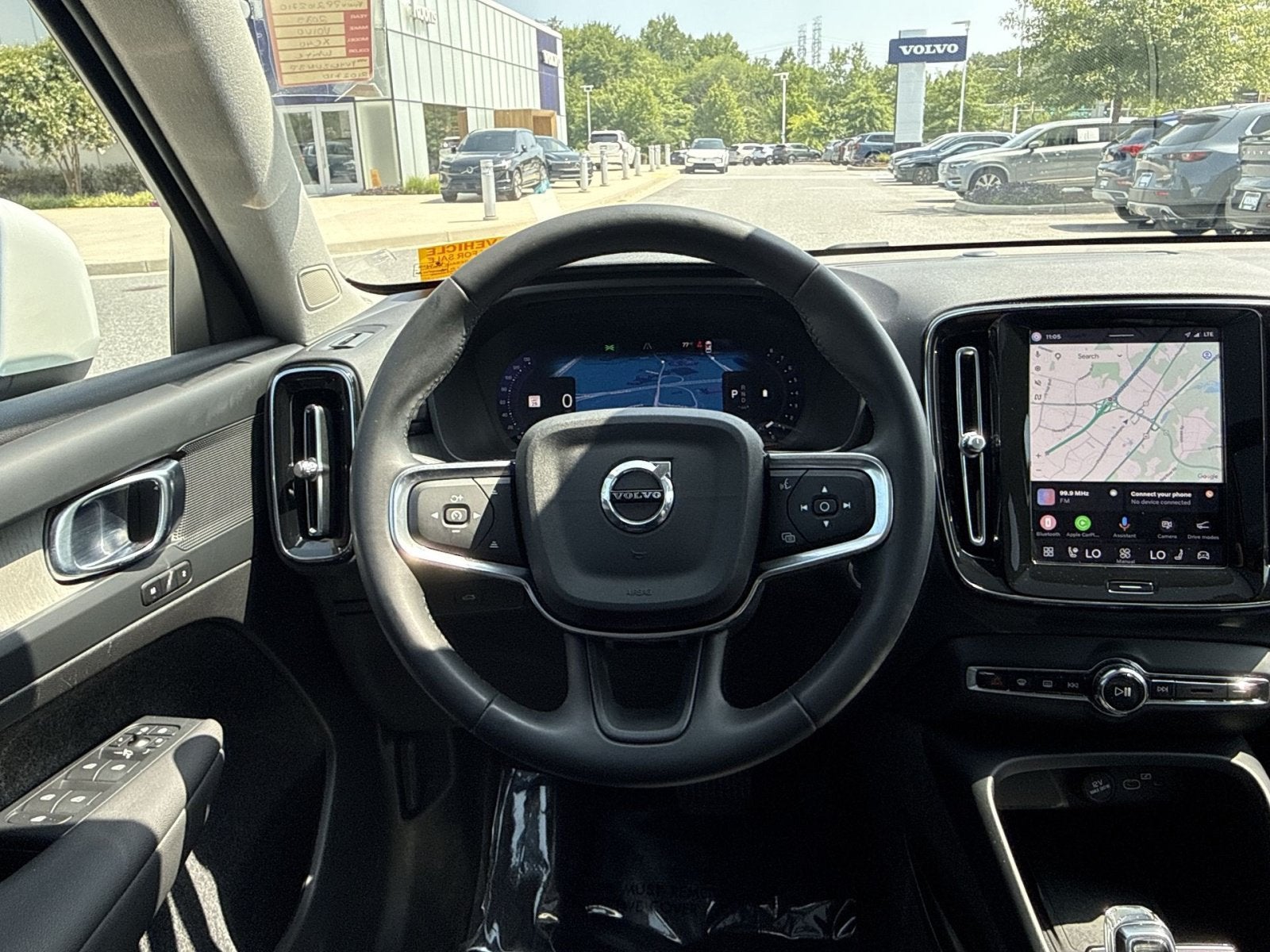 2023 Volvo XC40 B5 Plus Bright Theme