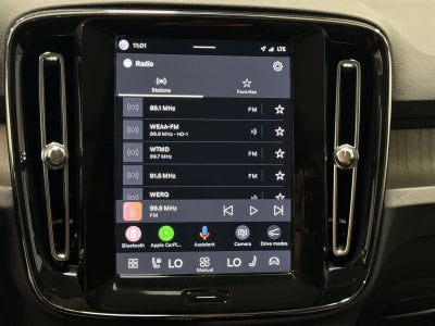 2023 Volvo XC40 B5 Plus Bright Theme