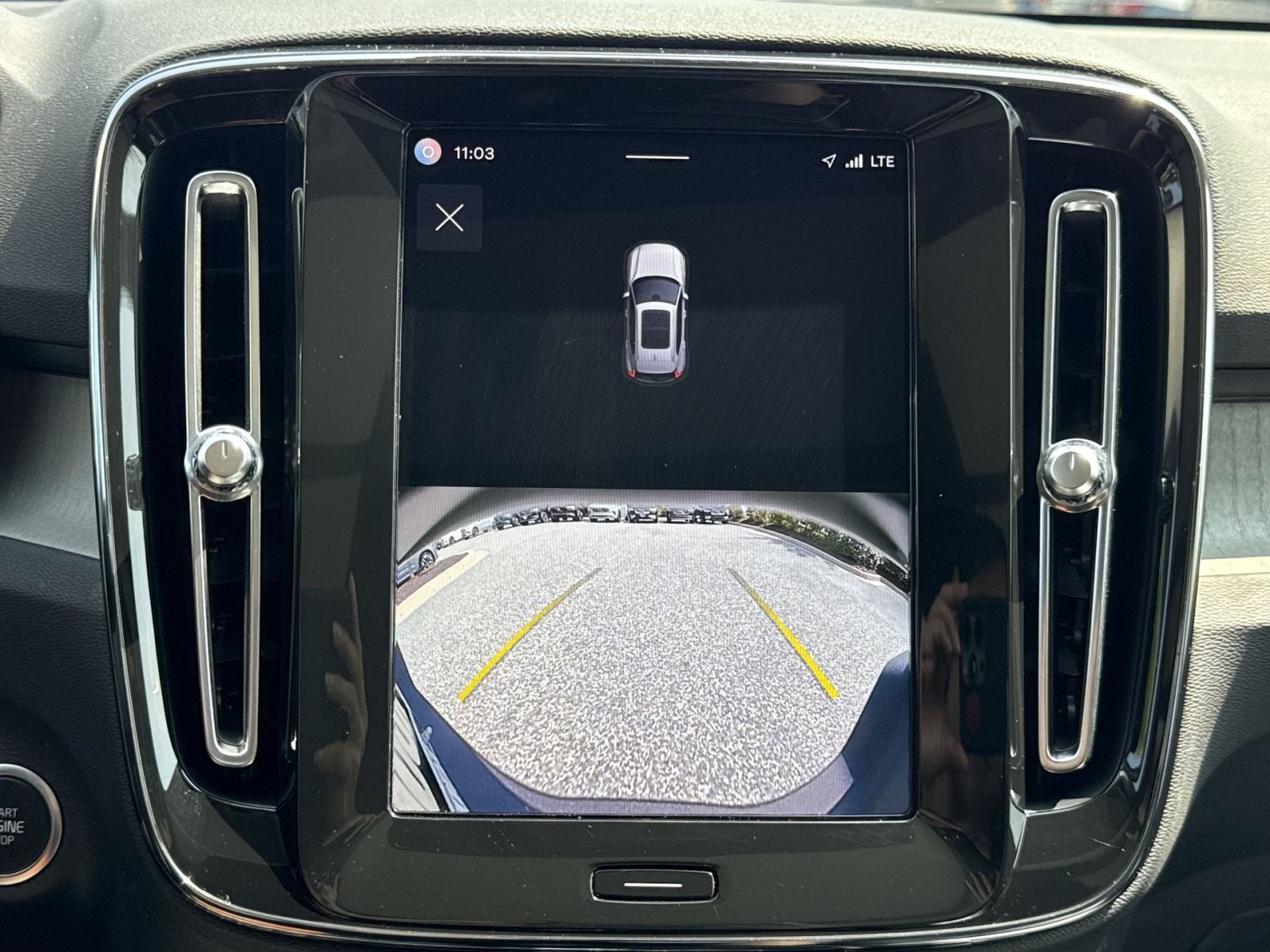 2023 Volvo XC40 B5 Plus Bright Theme