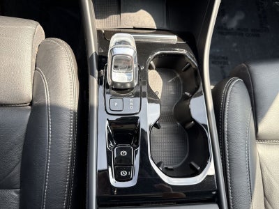2023 Volvo XC40 B5 Plus Bright Theme