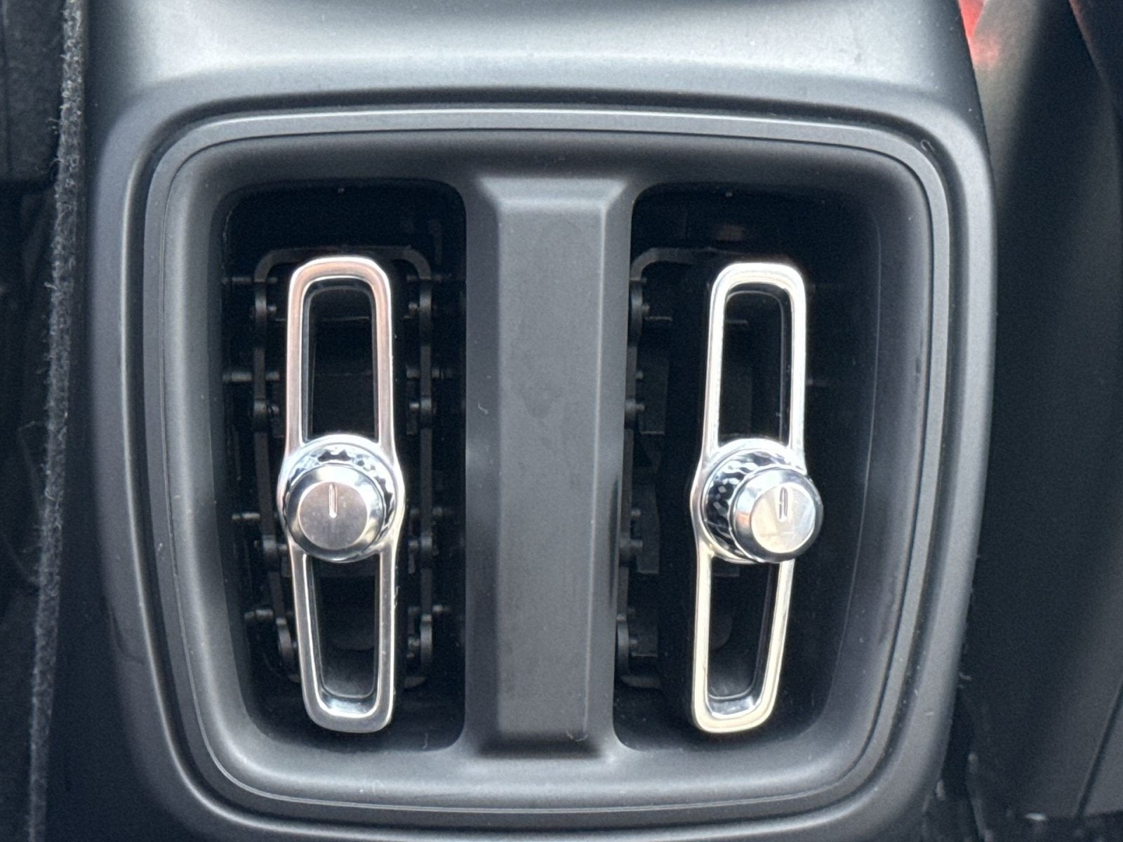 2023 Volvo XC40 B5 Plus Bright Theme