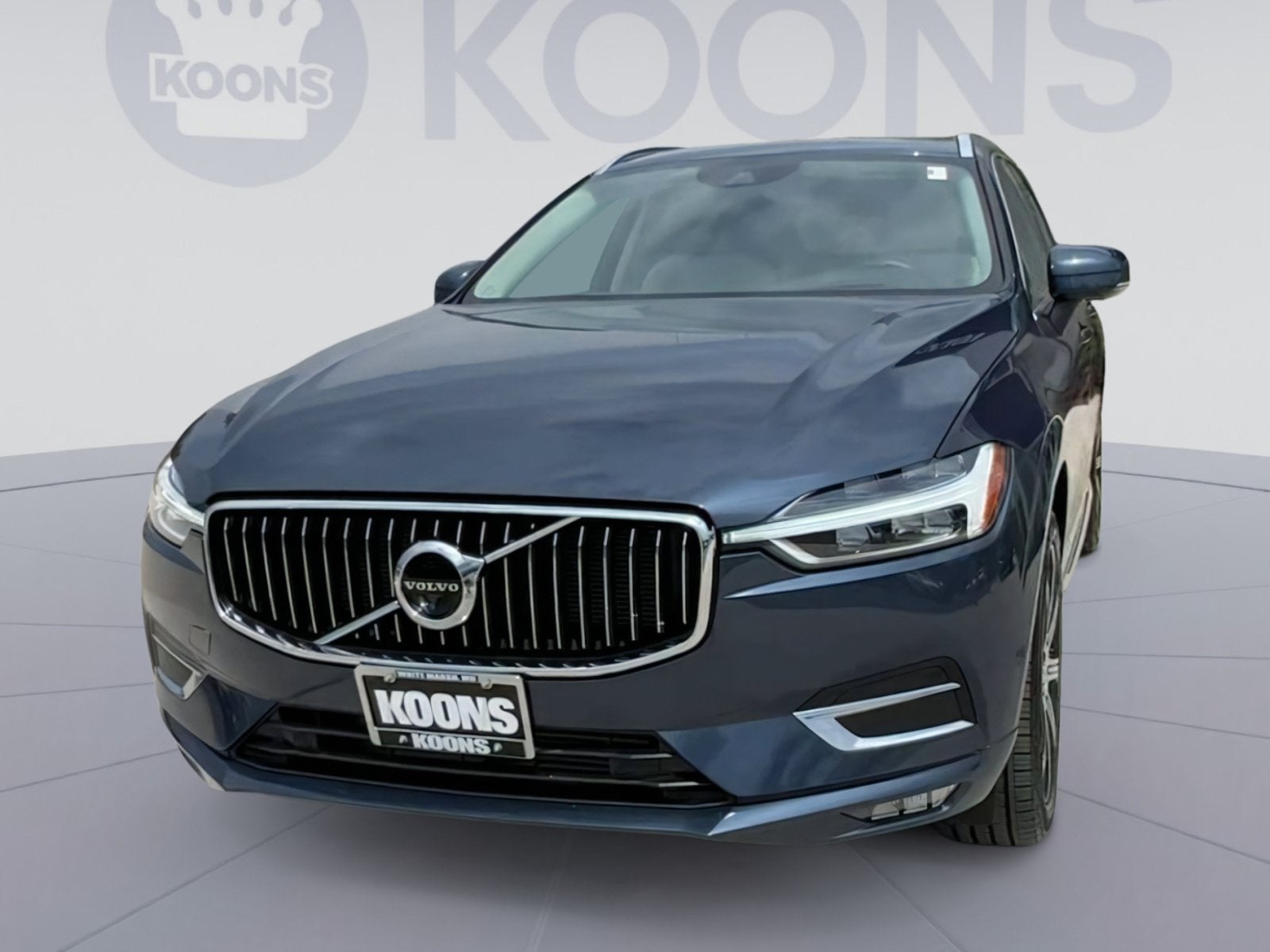 2023 Volvo XC40 B5 Plus Bright Theme