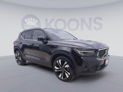 2023 Volvo XC40 B5 Plus Bright Theme