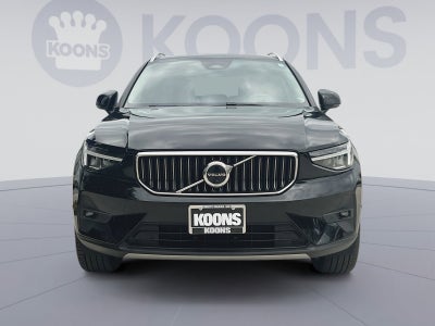 2023 Volvo XC40 B5 Plus Bright Theme