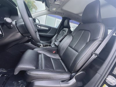 2023 Volvo XC40 B5 Plus Bright Theme
