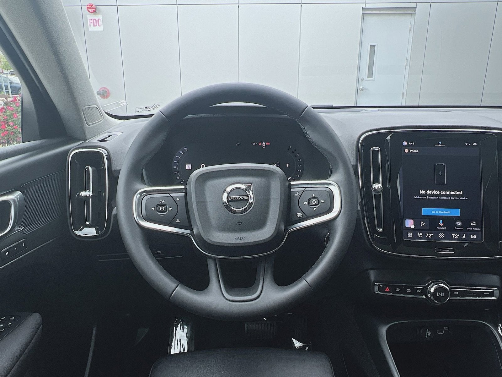 2023 Volvo XC40 B5 Plus Bright Theme