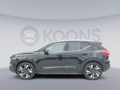 2023 Volvo XC40 B5 Plus Bright Theme