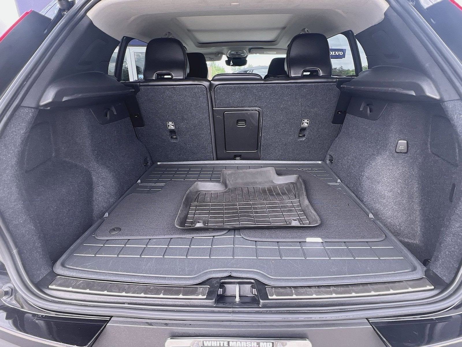 2023 Volvo XC40 B5 Plus Bright Theme