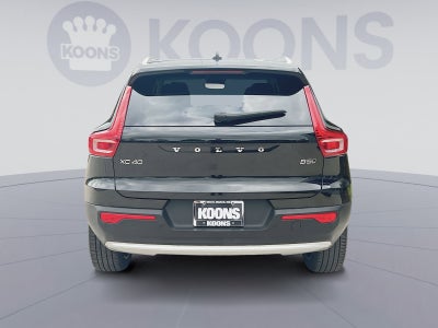 2023 Volvo XC40 B5 Plus Bright Theme