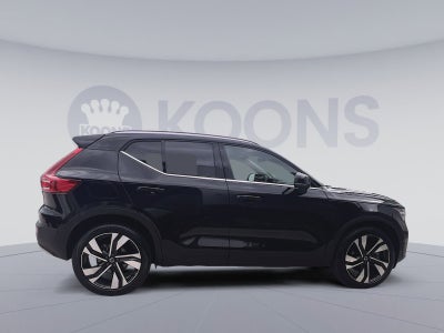 2023 Volvo XC40 B5 Plus Bright Theme
