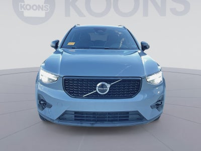 2023 Volvo XC40 B5 Plus Dark Theme