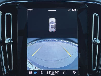 2023 Volvo XC40 B5 Plus Dark Theme