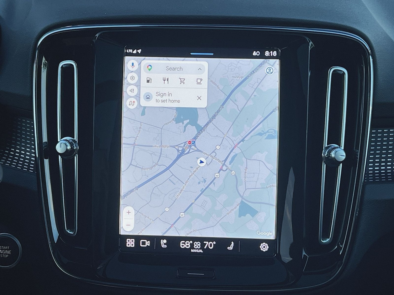 2023 Volvo XC40 B5 Plus Dark Theme